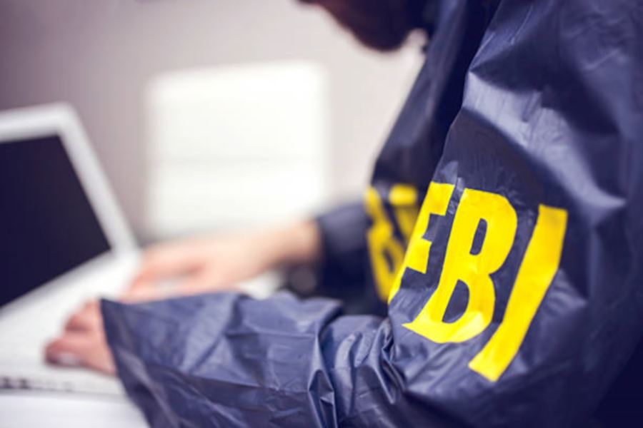 WhatsApp shock: condivisione dei dati con FBI ogni 15 minuti